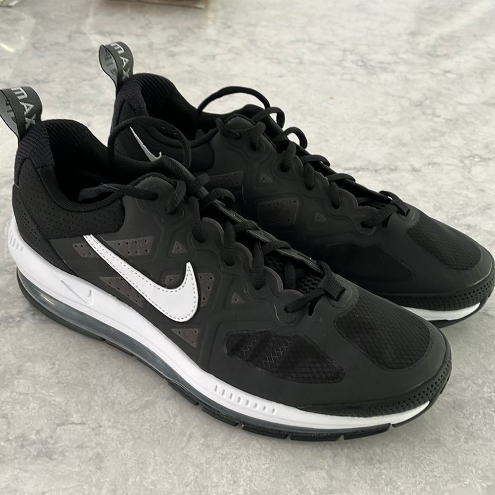 Mens Nike Air Max Genome with box
